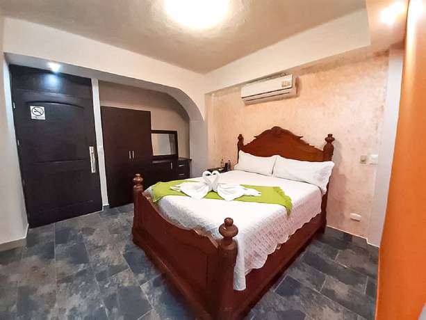 Imagen de la habitación del Hotel Mi Para&iacute;so R&iacute;o Dulce. Foto 6