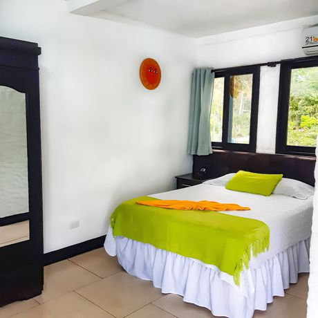 Imagen de la habitación del Hotel Mi Para&iacute;so R&iacute;o Dulce. Foto 8