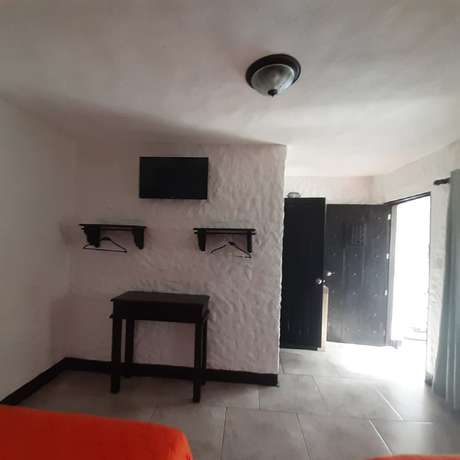 Imagen de la habitación del Hotel Mi Para&iacute;so R&iacute;o Dulce. Foto 11