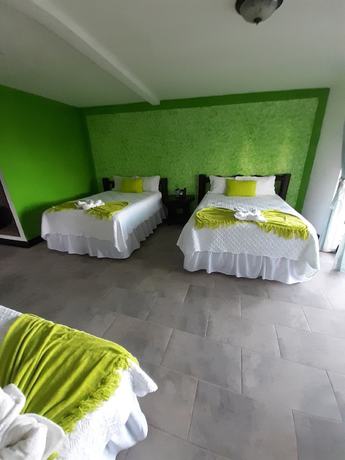 Imagen de la habitación del Hotel Mi Para&iacute;so R&iacute;o Dulce. Foto 13