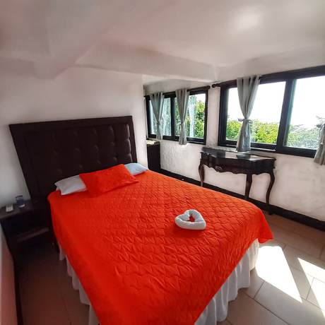 Imagen de la habitación del Hotel Mi Para&iacute;so R&iacute;o Dulce. Foto 16