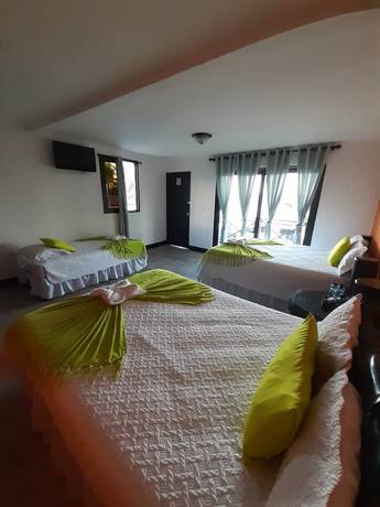 Imagen de la habitación del Hotel Mi Para&iacute;so R&iacute;o Dulce. Foto 20