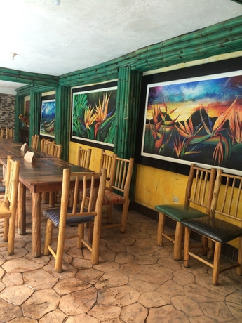 Imagen del bar/restaurante del Hotel Mi Paraiso and Resort. Foto 2