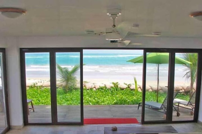 Imagen de la habitación del Hotel Mi Playa Beach front Isabella. Foto 17