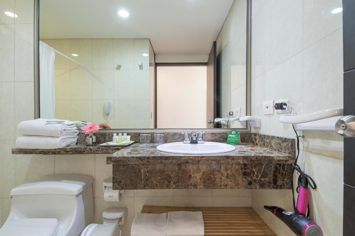 Imagen de la habitación del Hotel Mi Sandiego. Foto 6