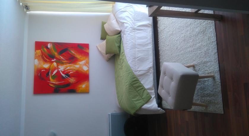 Imagen de la habitación del Hotel Mi Suite. Foto 7