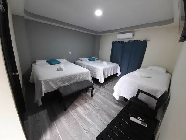 Imagen de la habitación del Hotel Mi Tierra y Restaurante. Foto 17