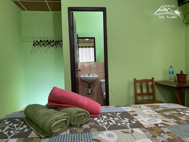 Imagen de la habitación del Hotel Mi Valle. Foto 15
