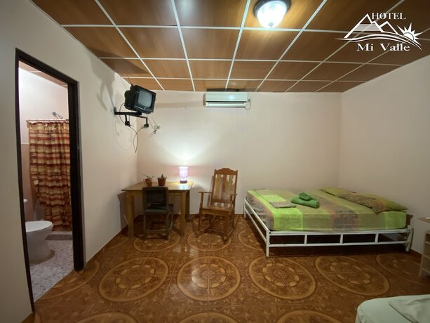 Imagen de la habitación del Hotel Mi Valle. Foto 19