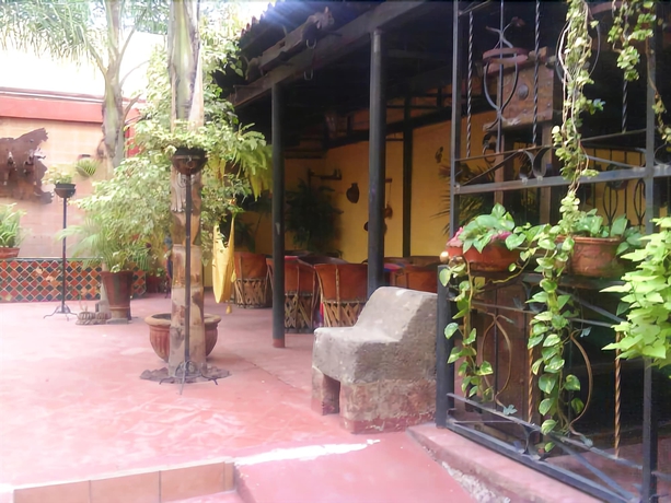 Imagen de los exteriores del Hotel Mi Viejo Refugio. Foto 11