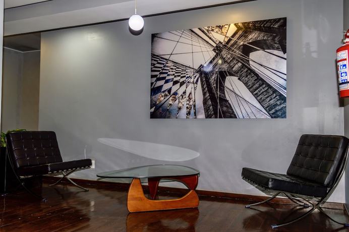 Imagen de los interiores del Hotel Mi Zona Lodging N&aacute;poles. Foto 20