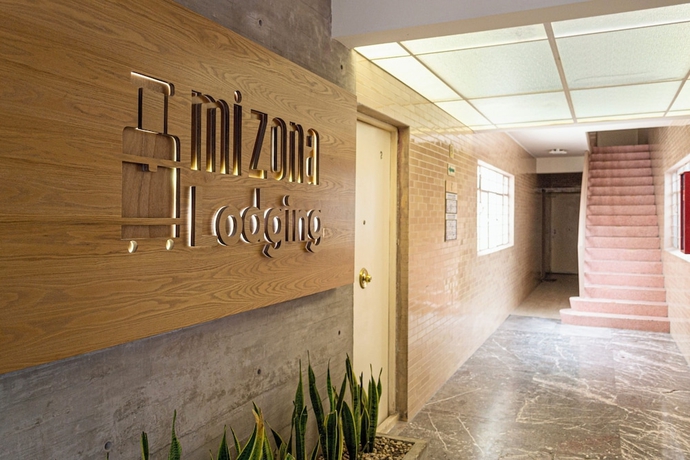 Imagen de los interiores del Hotel Mi Zona Lodging WTC. Foto 19