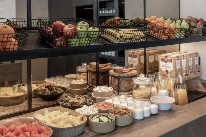 Imagen del bar/restaurante del Hotel MiM Sitges member of Meli&aacute; Collection. Foto 3