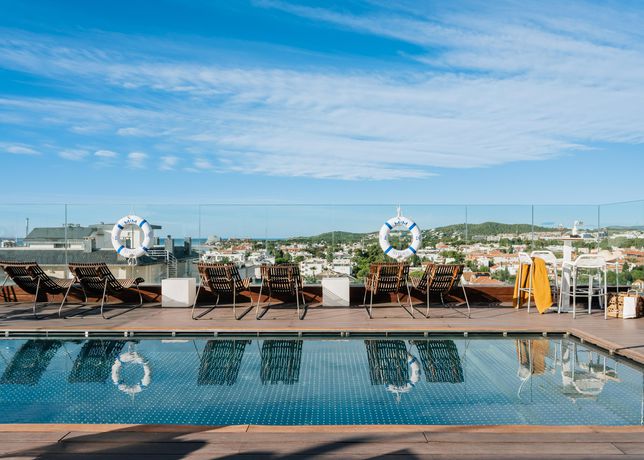 Imagen de la piscina del Hotel MiM Sitges member of Meli&aacute; Collection. Foto 18
