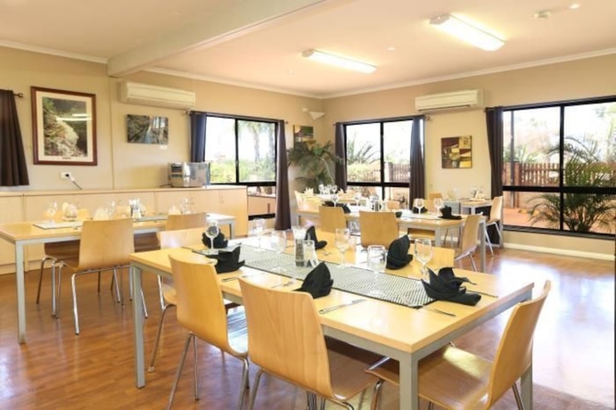 Imagen del bar/restaurante del Hotel Mia Mia House In The Desert. Foto 5