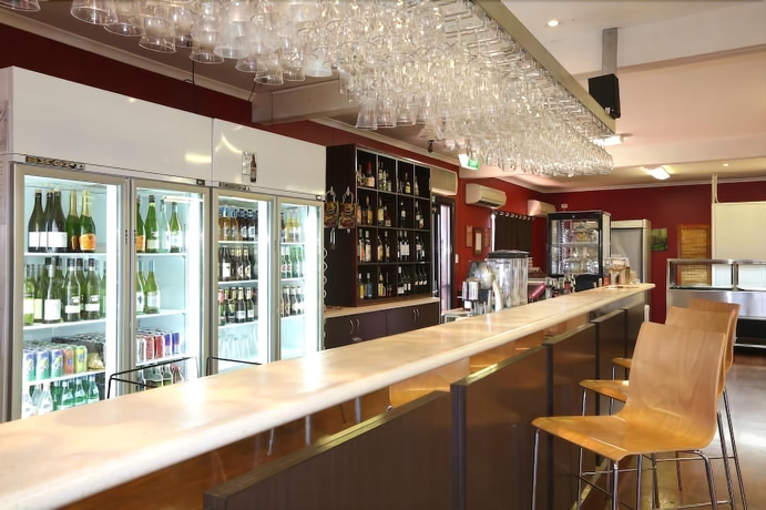 Imagen del bar/restaurante del Hotel Mia Mia House In The Desert. Foto 6