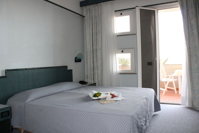 Imagen de la habitación del Hotel Mia Numana. Foto 6