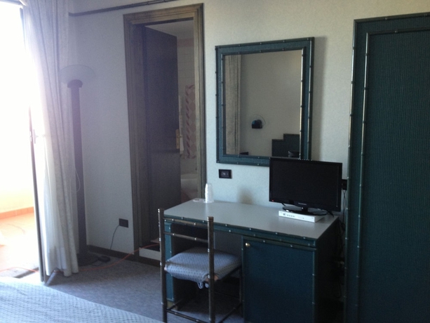 Imagen de la habitación del Hotel Mia Numana. Foto 8