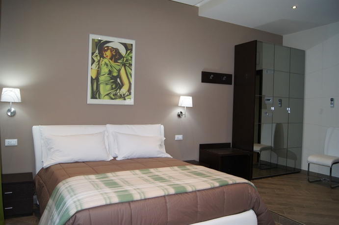 Imagen de la habitación del Hotel Mia Suites. Foto 4