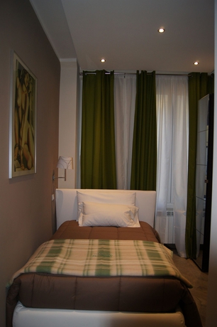 Imagen de la habitación del Hotel Mia Suites. Foto 5