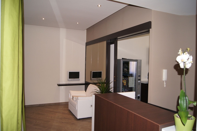 Imagen de los interiores del Hotel Mia Suites. Foto 14