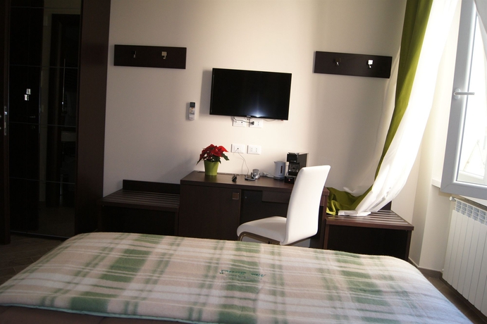 Imagen de la habitación del Hotel Mia Suites. Foto 8