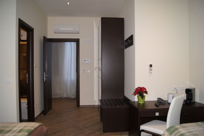 Imagen de los interiores del Hotel Mia Suites. Foto 16