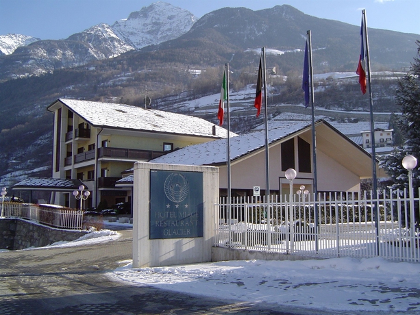 Imagen de los exteriores del Hotel Miage. Foto 15