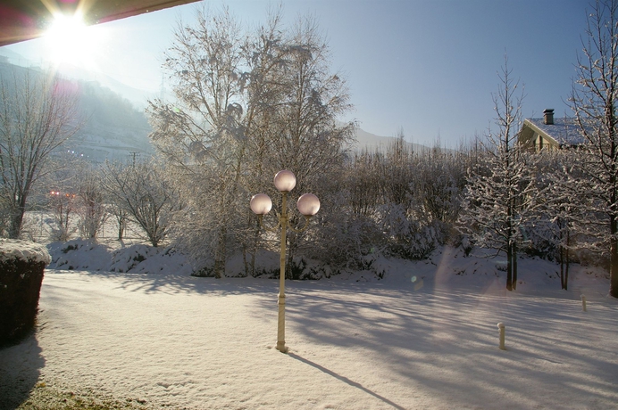 Imagen de los exteriores del Hotel Miage. Foto 16