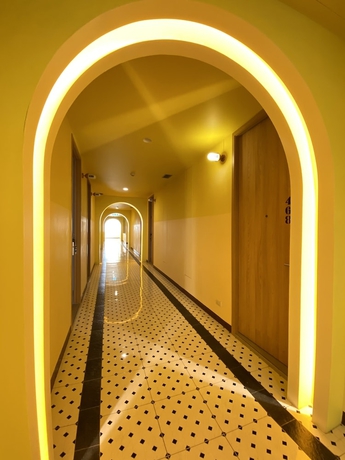 Imagen de los interiores del Hotel Miami, Bangkok. Foto 12
