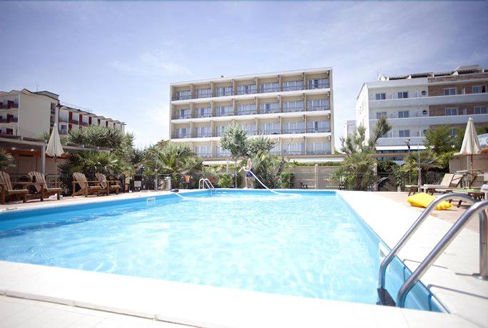 Imagen de la piscina del Hotel Miami Beach, Cervia. Foto 20
