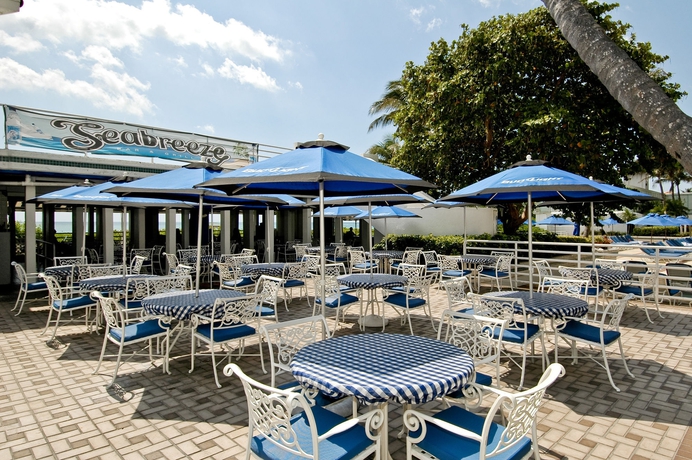 Imagen del bar/restaurante del Hotel Miami Beach Resort. Foto 2