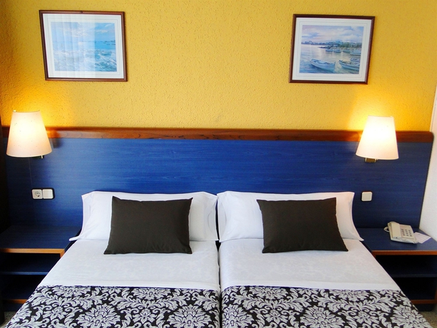Imagen de la habitación del Hotel Miami, Calella. Foto 4