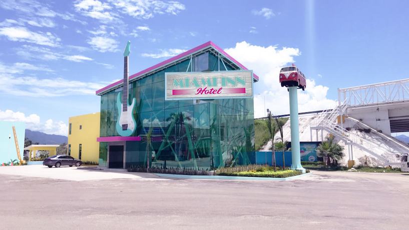 Imagen de los exteriores del Hotel Miami Inn. Foto 12