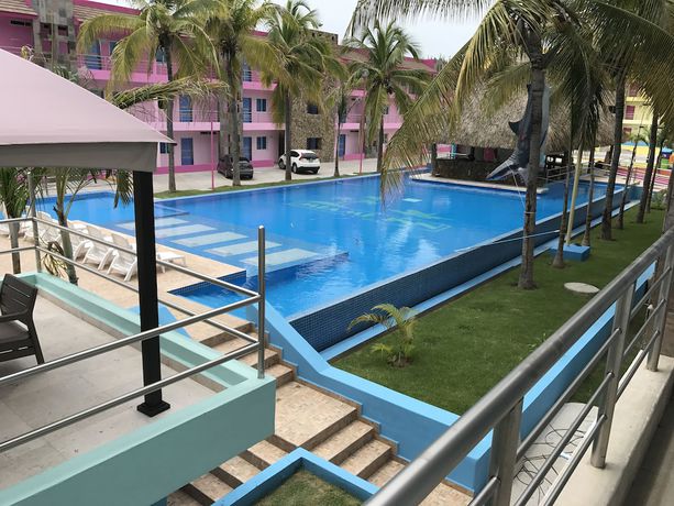 Imagen de la piscina del Hotel Miami Inn, Nuevo Vallarta. Foto 18