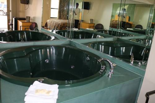 Imagen de la habitación del Hotel Miami Inn & Suites. Foto 6