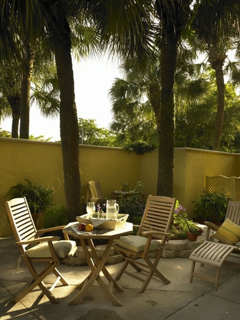 Imagen de la piscina del Hotel Miami Lakes. Foto 9