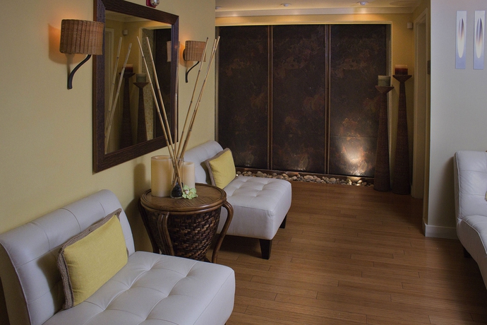 Imagen de la piscina del Hotel Miami Lakes. Foto 11