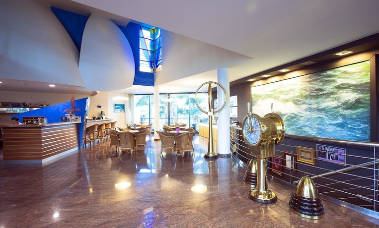 Imagen de los interiores del Hotel Miami Mar. Foto 18