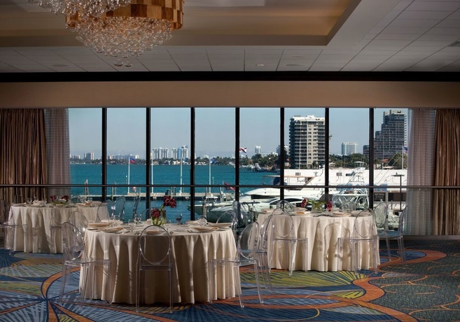 Imagen de los interiores del Hotel Miami Marriott Biscayne Bay. Foto 15