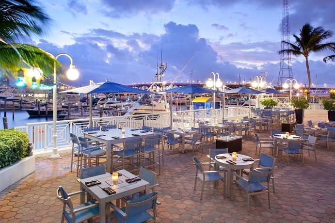 Imagen del bar/restaurante del Hotel Miami Marriott Biscayne Bay. Foto 5