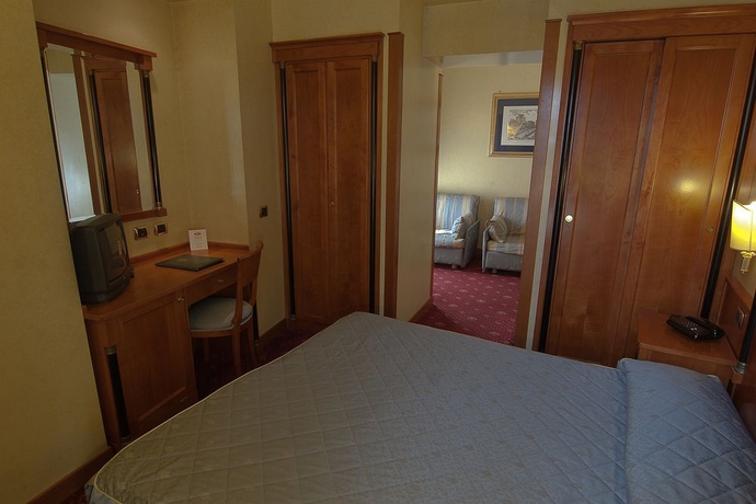 Imagen de la habitación del Hotel Miami, Plaza de la Rep&uacute;blica. Foto 4