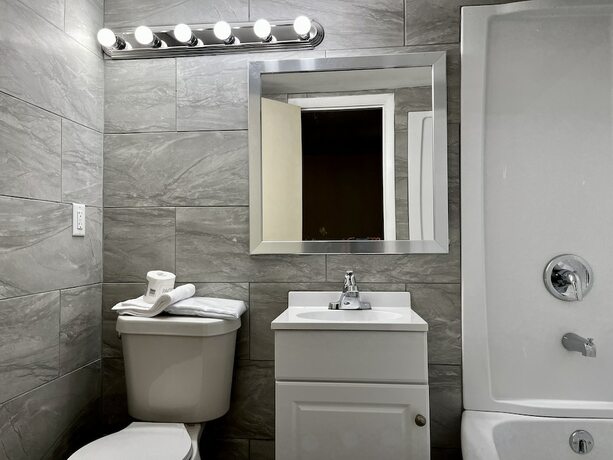 Imagen general del Hotel Miami Suites. Foto 9