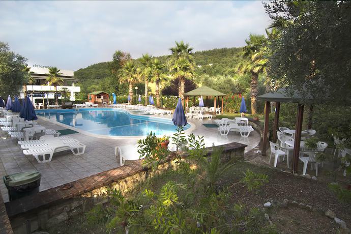 Imagen de la piscina del Hotel Miami, Villa Lempa. Foto 18