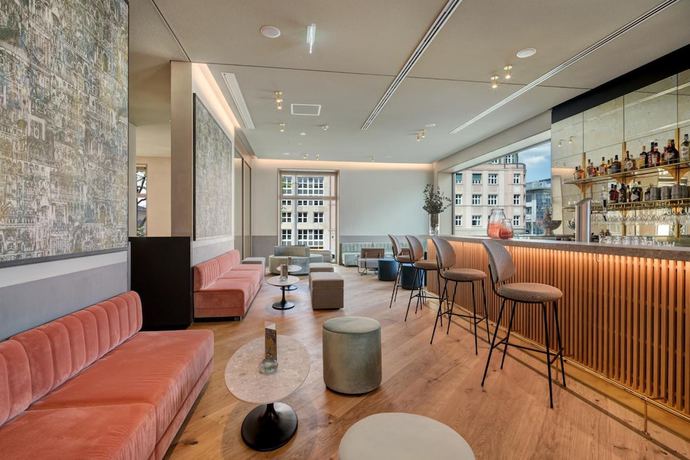 Imagen del bar/restaurante del Hotel Miano by Limehome. Foto 3