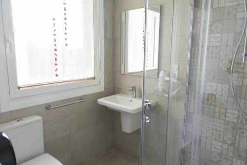 Imagen de la habitación del Hotel Mica. Foto 4