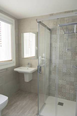 Imagen de la habitación del Hotel Mica, Palas de Rei. Foto 5