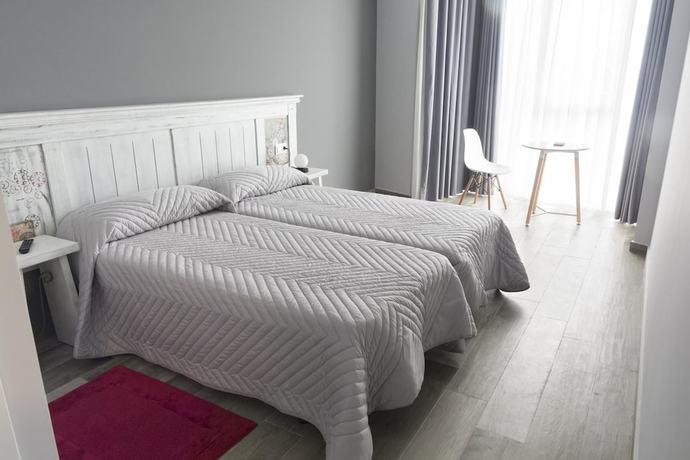 Imagen de la habitación del Hotel Mica, Palas de Rei. Foto 10