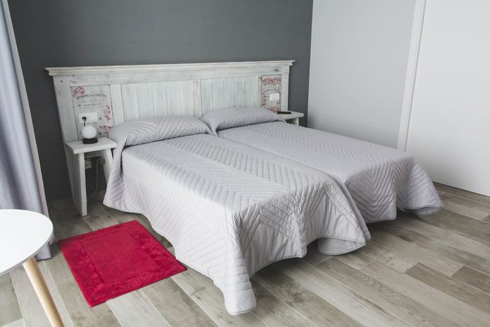 Imagen de la habitación del Hotel Mica, Palas de Rei. Foto 12