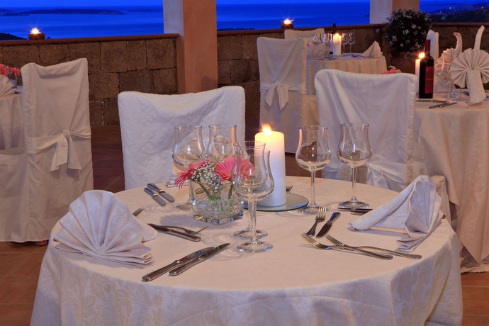 Imagen del bar/restaurante del Hotel Micalosu. Foto 2